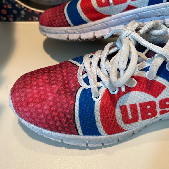 Chicago Cubs Sneakers Size Women 5 Men 7 Unisex - Picture 2 of 6